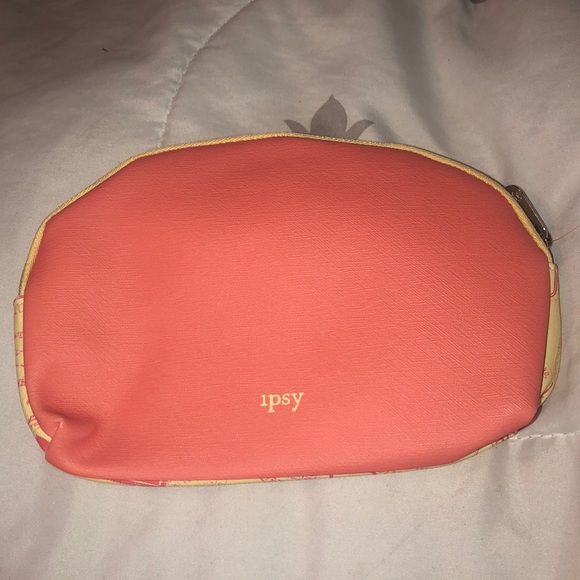 Passport Ipsy bag - Picture 2 of 2